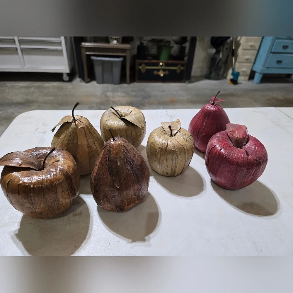 Rustic Decorative Apple and Pear Set - Picture 4 of 5